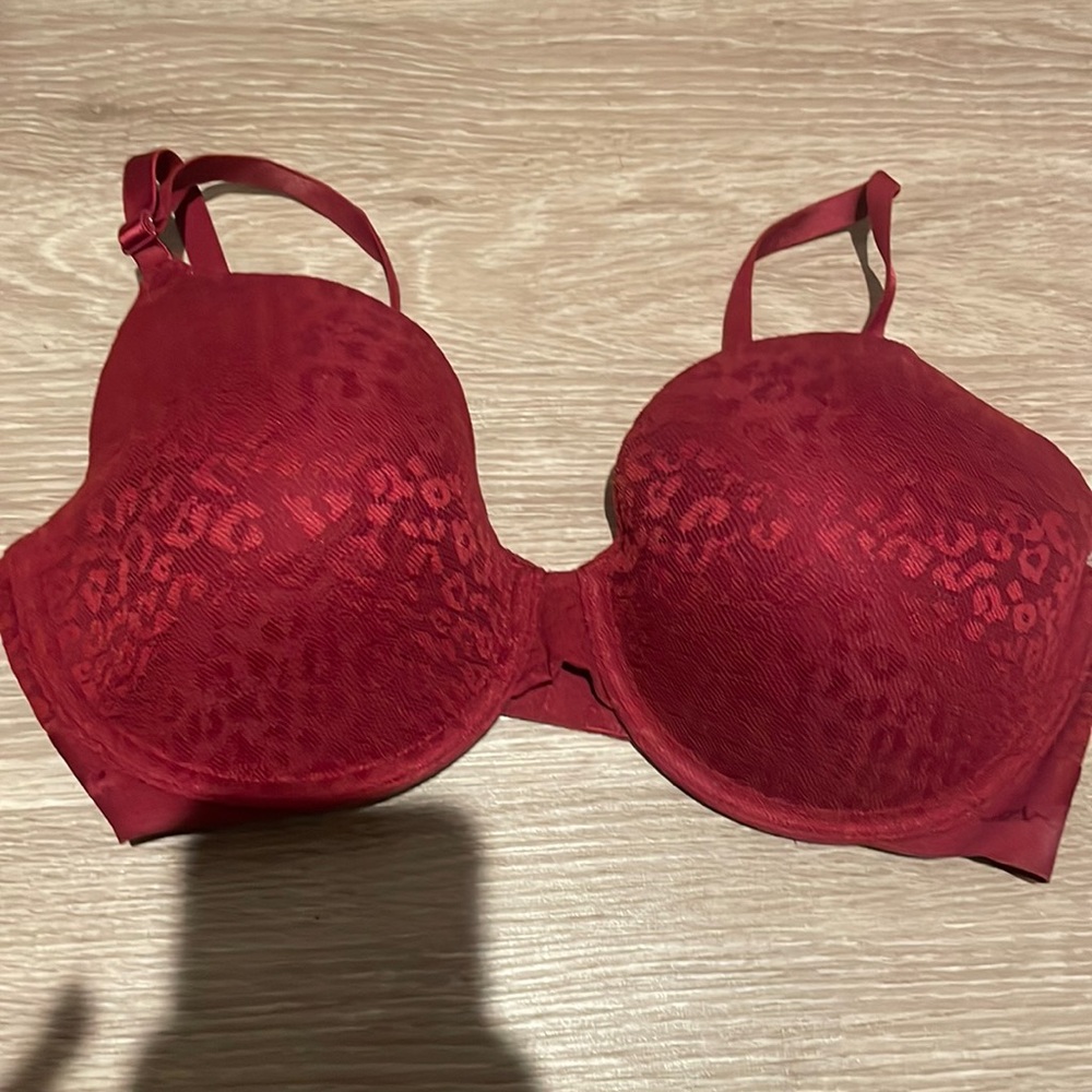 NEW 🎉 Maroon Cheetah Victorias Secret Bra!